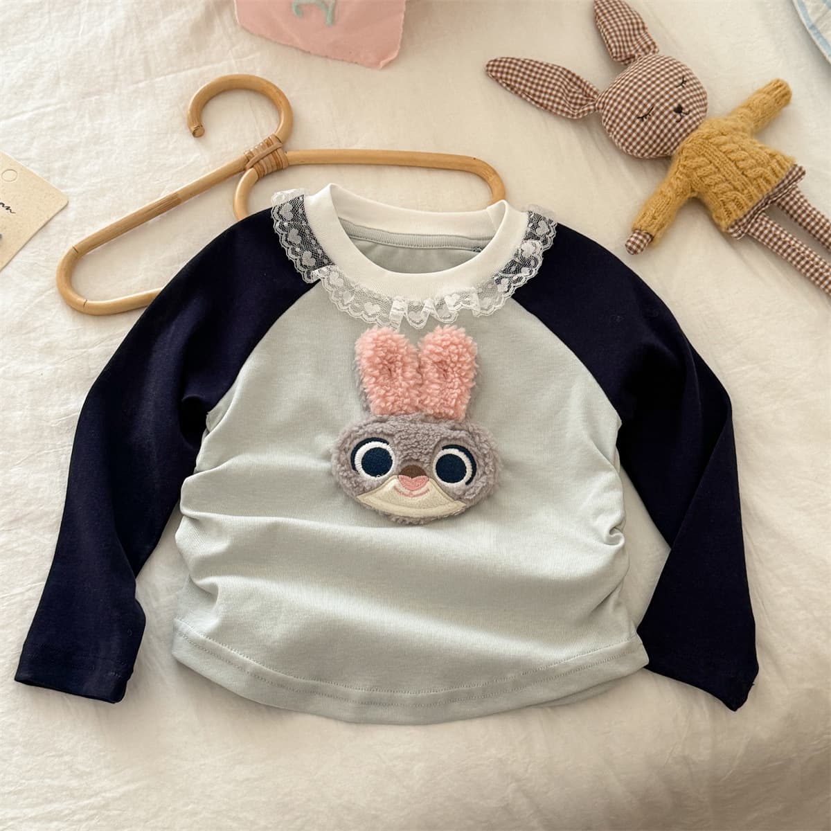 Girls long-sleeved T-shirt 2026 new sweet thin style children's huge good-looking autumn baby bottoming shirt top