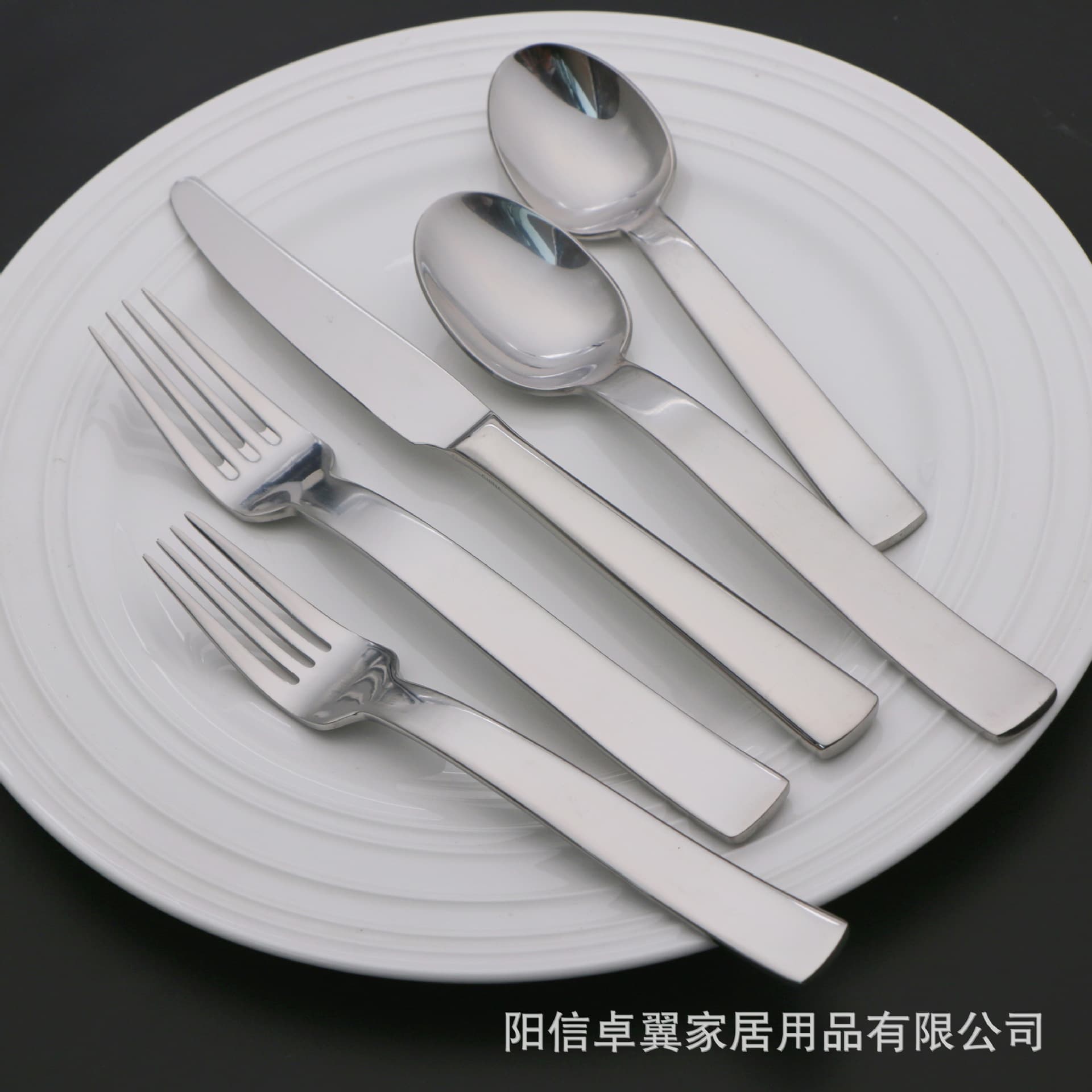 Exported to Canada: 5-piece stainless steel cutlery set (cut, fork, spoon, small spoon, dessert fork, fully polished, table spoon, household spoon)