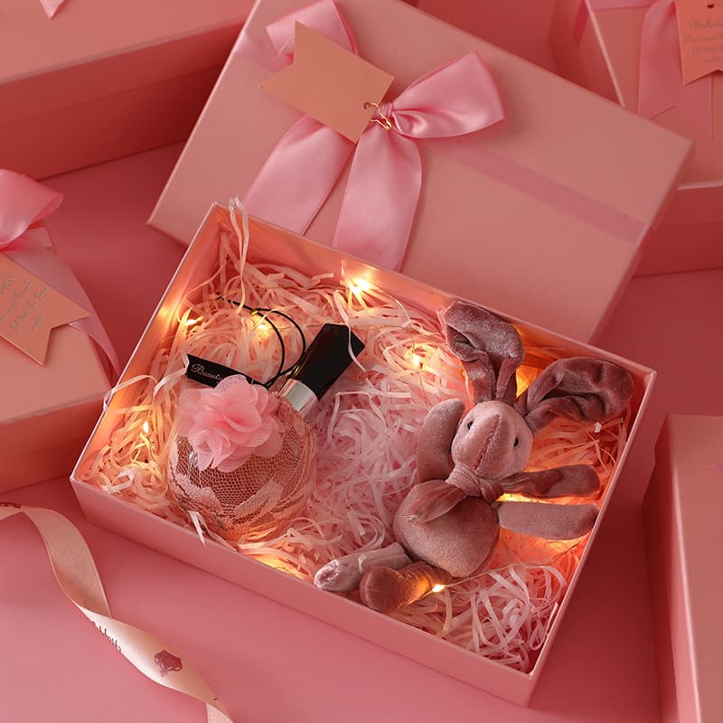 Spot pink gift box lipstick perfume gift box wedding candy box ins style birthday souvenir gift box paper box