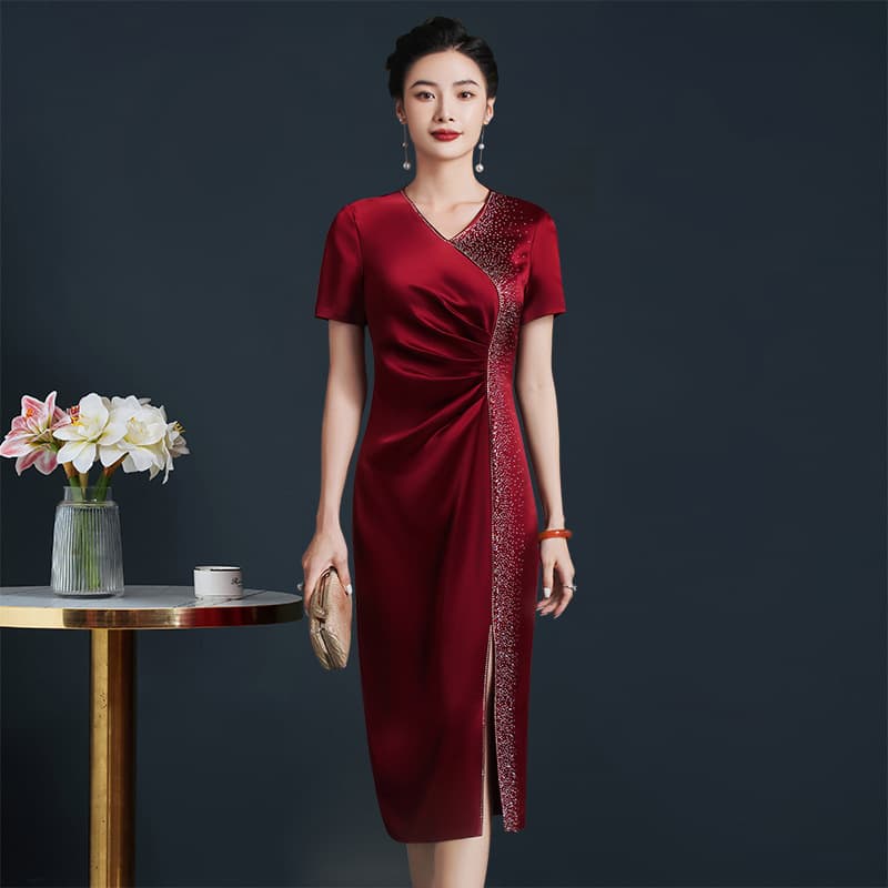 High-end and elegant wedding banquet dress, autumn wedding gown, burgundy dress for middle-aged mothers, modified cheongsam, dropshipping available.
