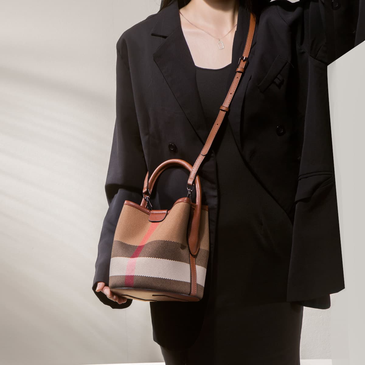 Plaid bag women's 2026 new high-end versatile mini mother-in-law canvas bucket bag portable shoulder crossbody