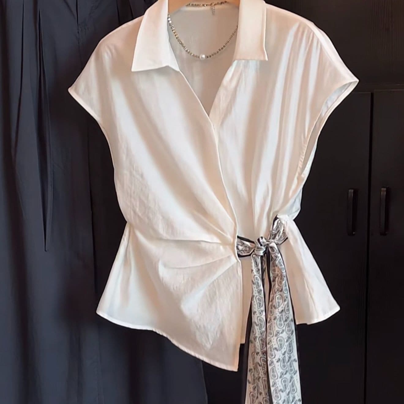 French light luxury temperament silk scarf strappy shirt for women 2026 spring new niche V-neck fashion pleated waist top