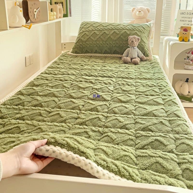 Milk Fleece Mattress Pad, Flannel Sheet for Students, Winter Anti-Slip Dormitory Bedding, Single Person Household Use