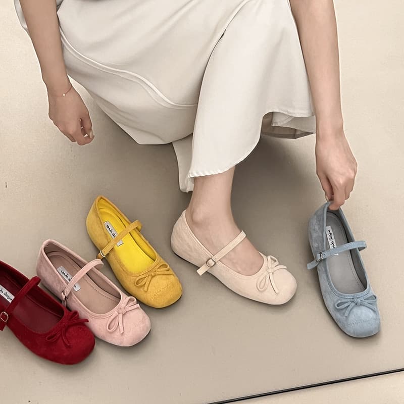 French Flats Shallow Mouth Flats for Women 2025 New Spring and Summer Skirts with Gentle Elegant Ballet Evening Shoes