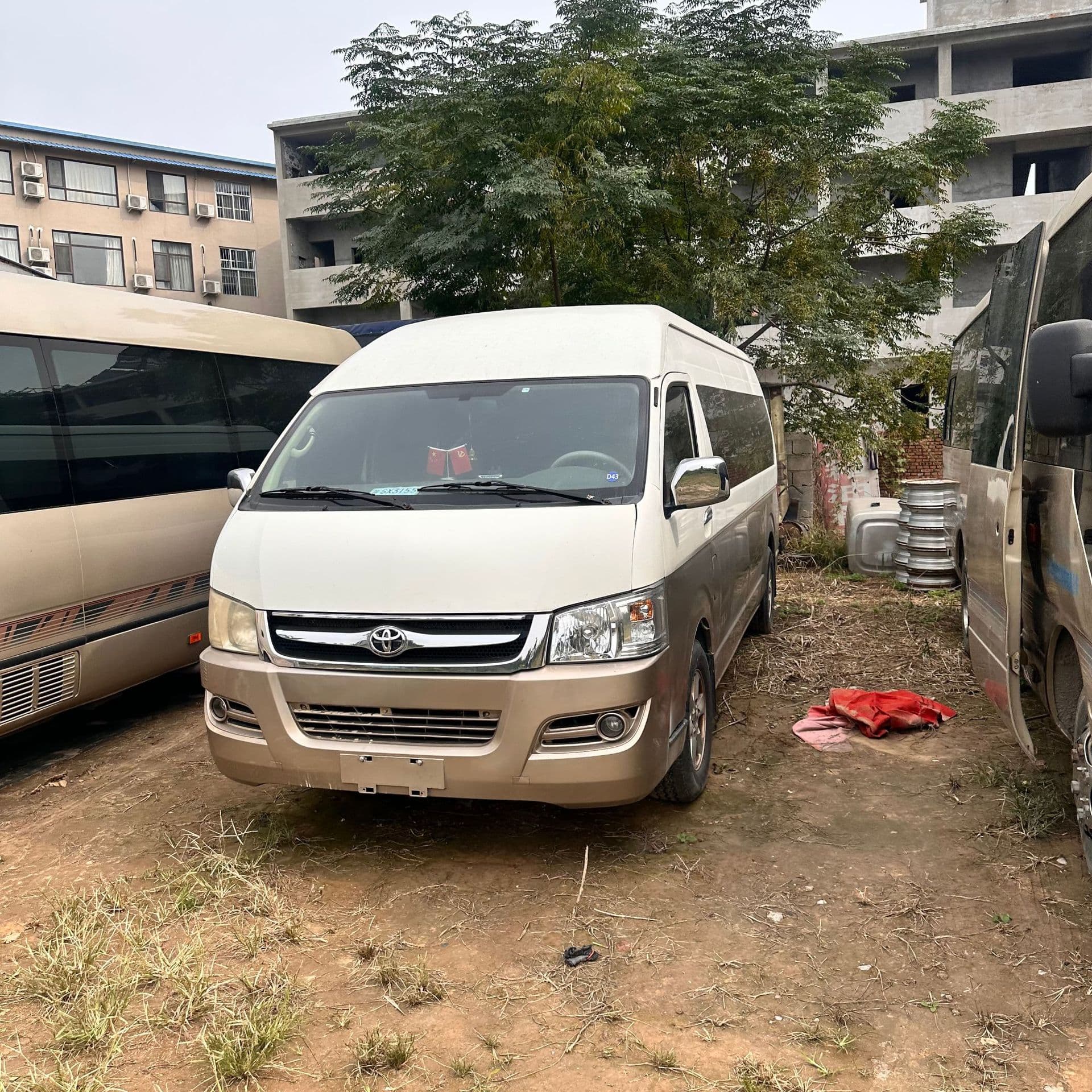 Export Premium Small Passenger Vehicle Hiace HIACE13 Luxury Cabin Comfortable Seats Business Commuter Bus