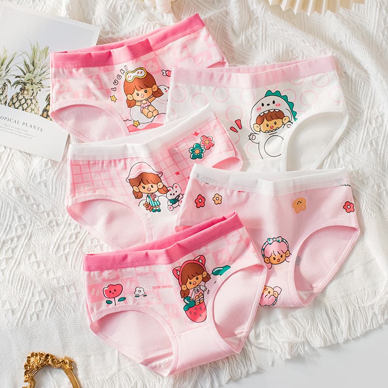 New style pure cotton children's underwear for girls, babies, and older children aged 2-14, sweet and cute cartoon triangle underwear.