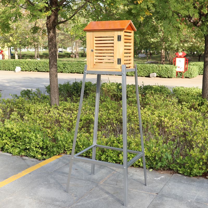Wooden louvered box weather station, rainproof anti-corrosion climate laboratory temperature measurement stand, construction site atmospheric environment outdoor box