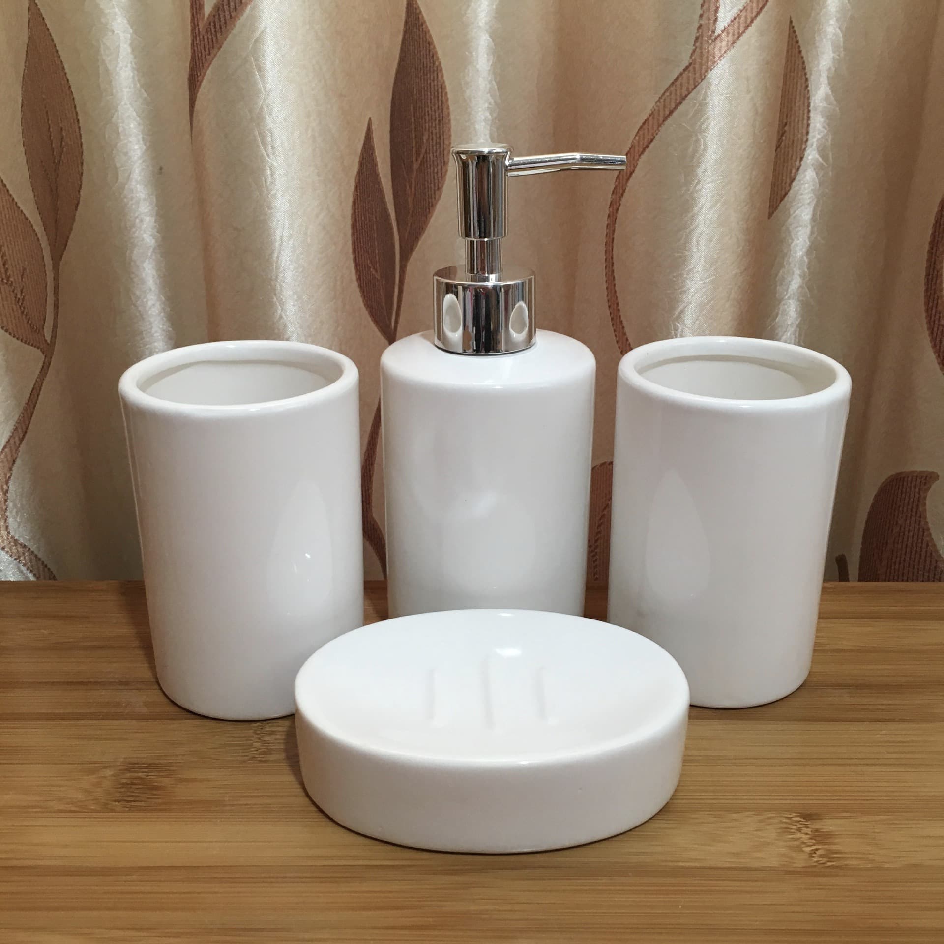 Explosive European Style Simple Ceramic High White Four-Piece Set Toilet Bathroom Supplies Bath Bottle Gargle Cup Soap Box