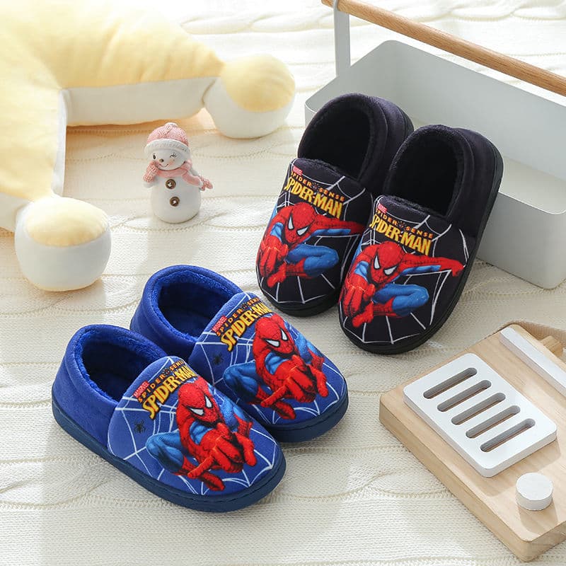 Children's closed-toe cotton slippers, winter cartoon style, non-slip, warm, suitable for medium and large children, indoor use, boys and girls, trendy cotton slippers.