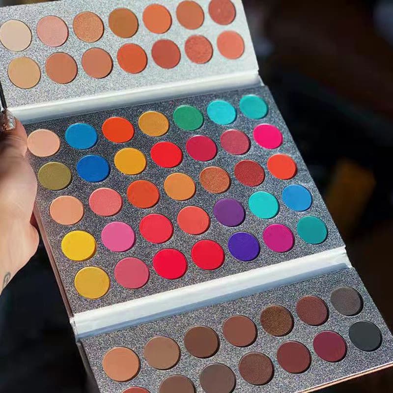 New ready-made 63-color tri-fold eye shadow matte pearlescent sequin palette easy-to-color makeup artist eye shadow palette manufacturer wholesale