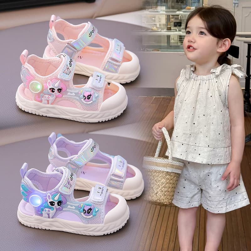 Baotou sandals 2026 summer new style girls sandals baby shoes soft bottom beach shoes cartoon flashing shoes one piece