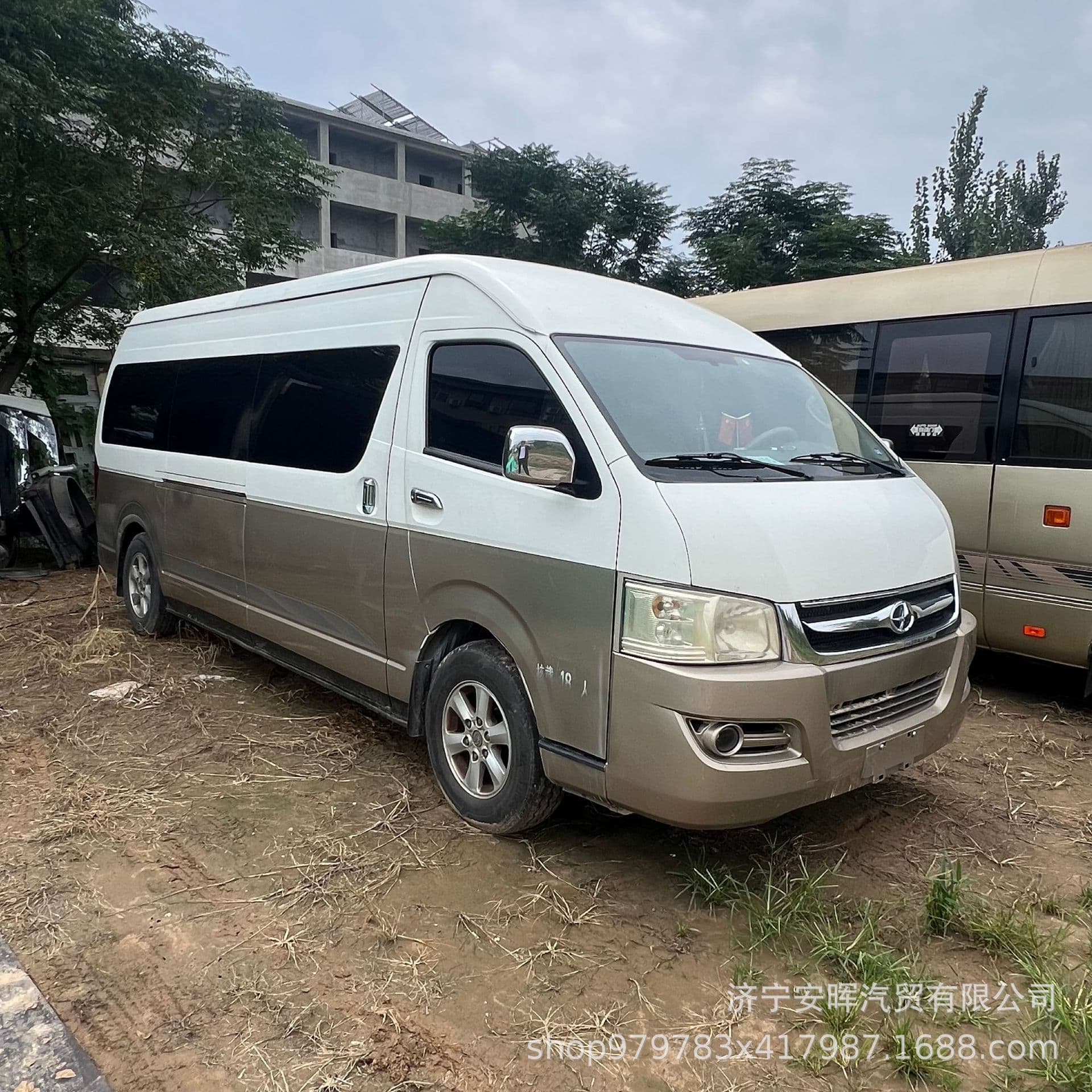Export Hiace Passenger Bus 14 Seats Toyota Bus Manual Version for Sale Used Toyota Commercial Vehicle
