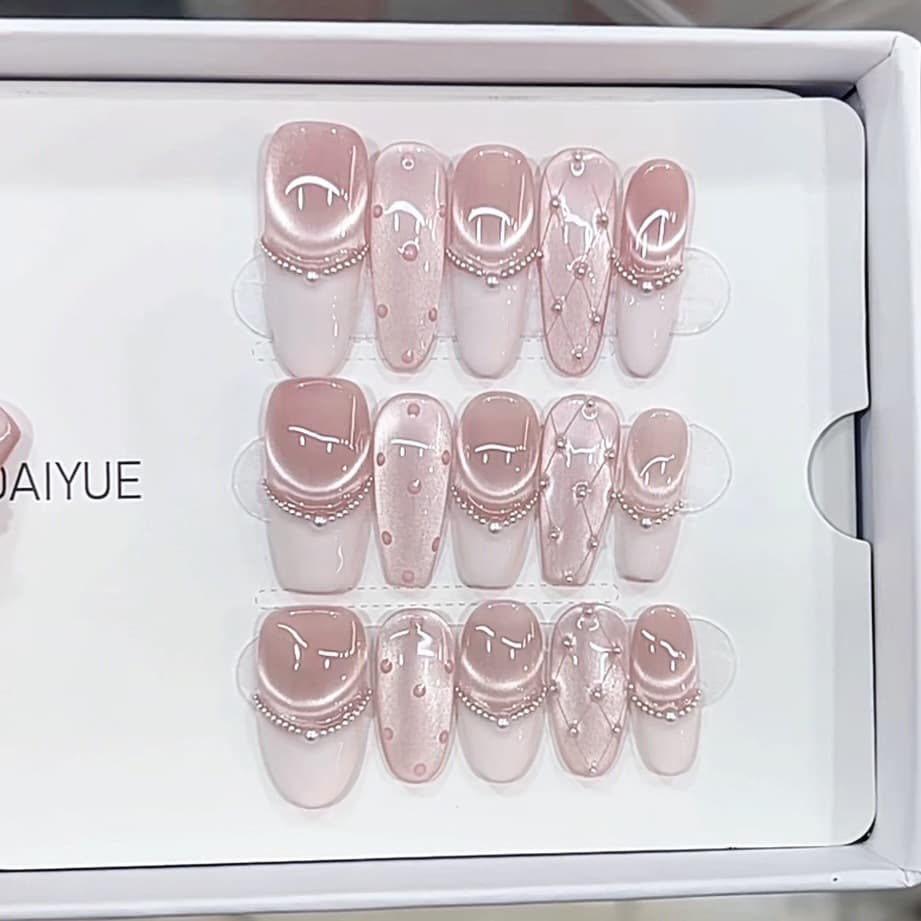 Naizi Handmade Wearable Nails Miu Miu Style 3D Hand-Painted Chanel Cat Eye Design Pure and Elegant Nail Art Stickers
