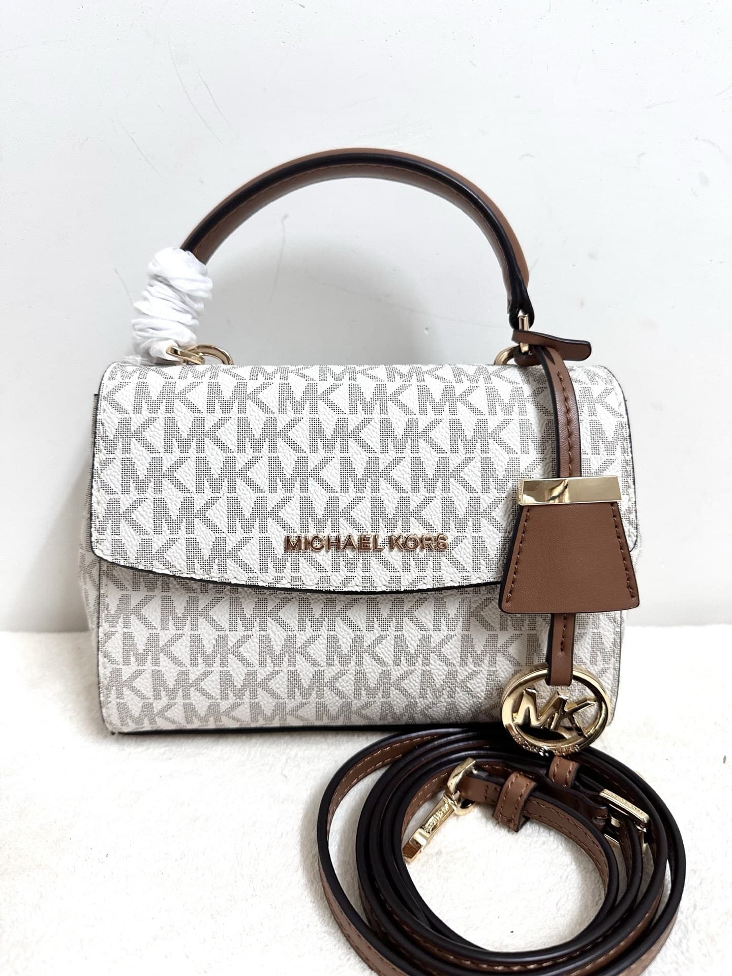 2024 MK Ava Mini Cambridge Satchel Crossbody Bag Cross-Grain Leather Women's Bag Fashion Handbag Shoulder Crossbody Bag