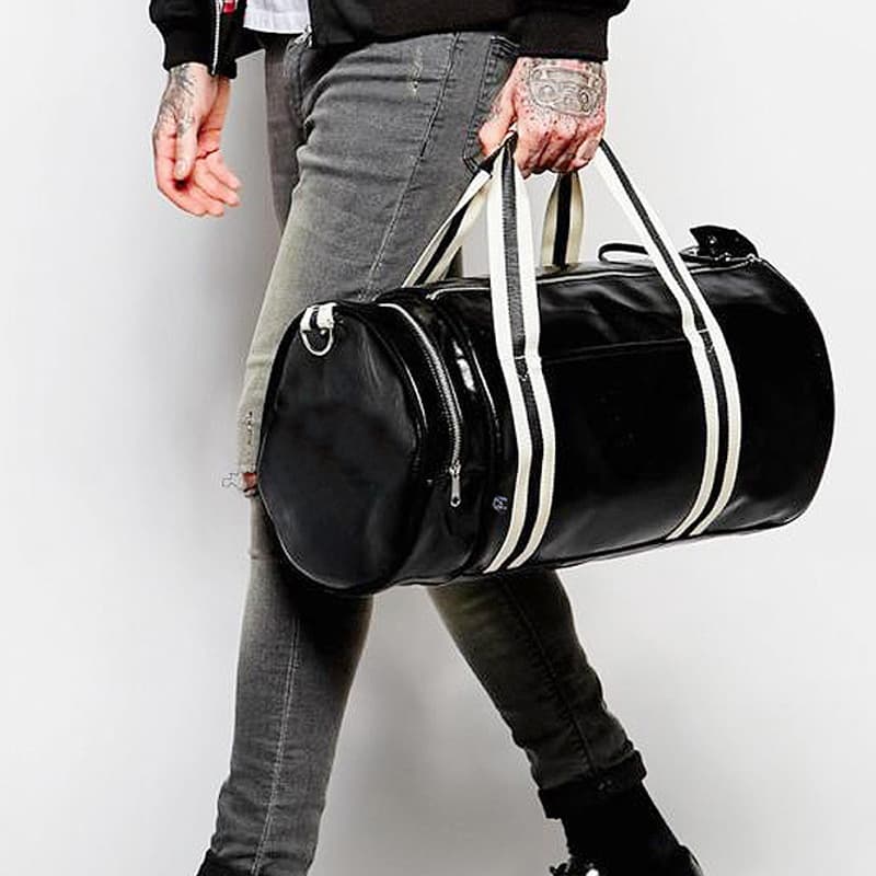 Trendy Men's Tote Bag Premium Gym Bag Wet and Dry Separation Large Capacity Travel Bag Handbag Bucket Bag