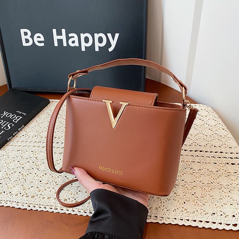 Cross-Border New Style Small Square Handbag for Women, High-End Fashion Versatile Shoulder Bag, Stylish Commuter Crossbody Bag for Women