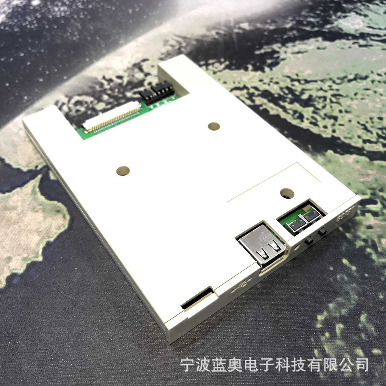 SFRM72-DU26 emulated floppy drive for Behringer BENS and other 26-pin 720KB format-free USB flash drives.