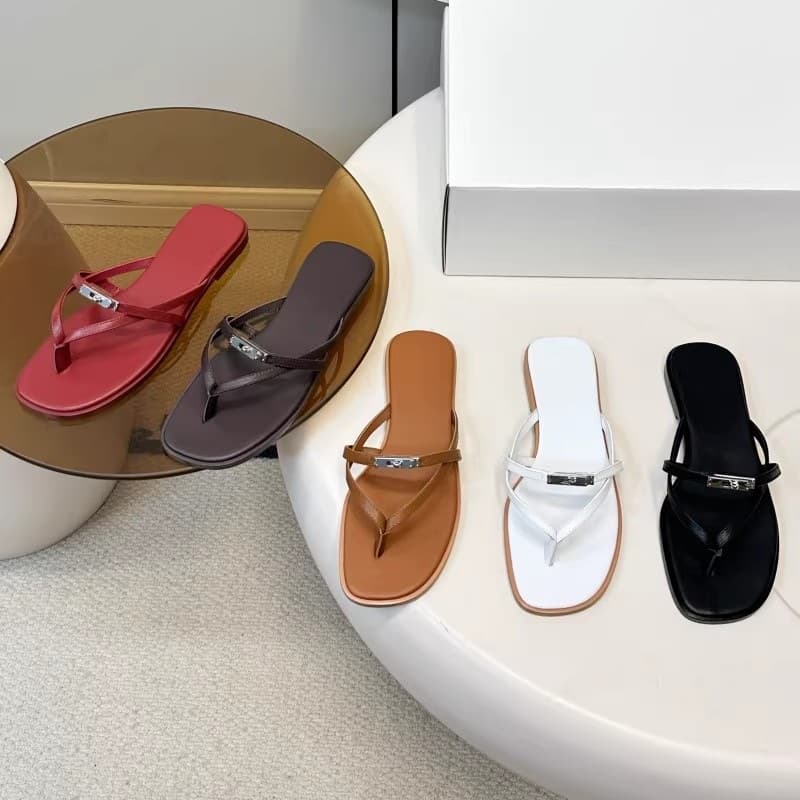 Cross-Border Bestseller 2026 Summer New Metal Buckle Clip-Toe Flip Flops for Women Fashion Versatile Outdoor Beach Trend