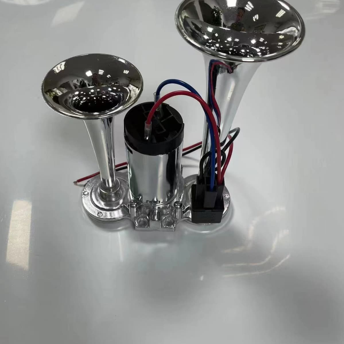 Cross-border Hot Selling Integrated Electric Pump Horn 12V/24V Dual Tube Air Horn for Trucks and Cars Genuine
