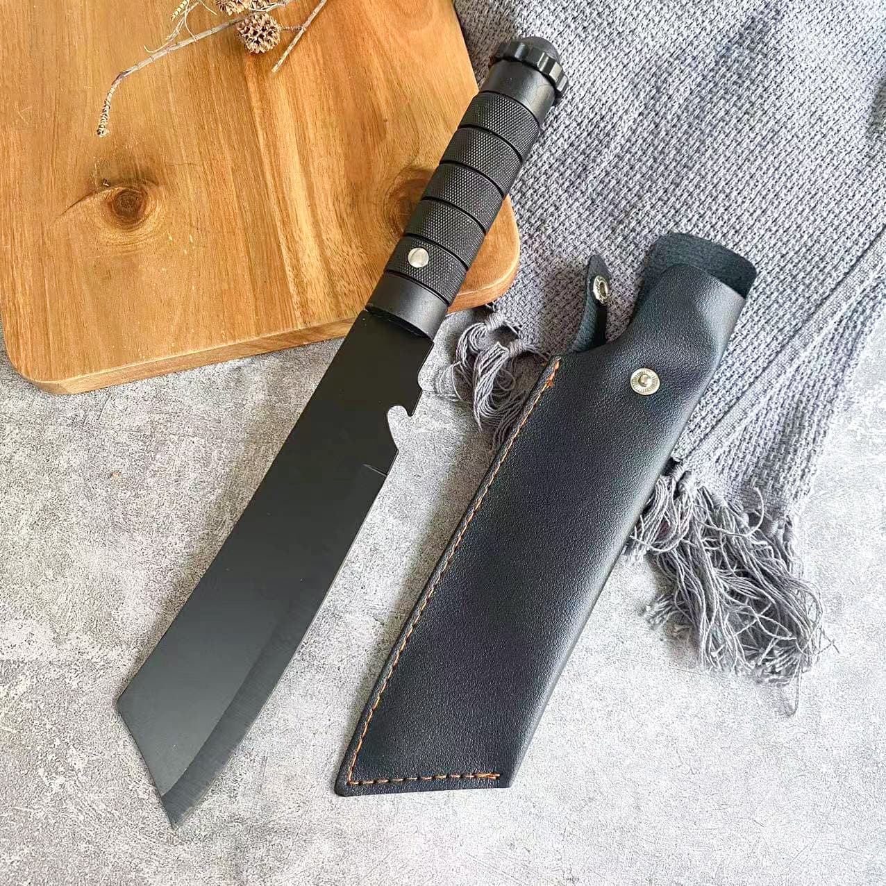 Stainless Steel Black Blade Outdoor Knife, Multi-functional Camping Tool, Straight Knife for Self-defense
