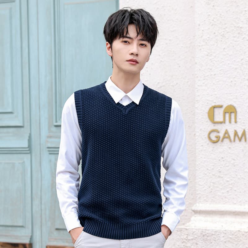New autumn/winter men's sweater vest, solid color V-neck sleeveless vest, youth Korean style trendy men's knitted vest