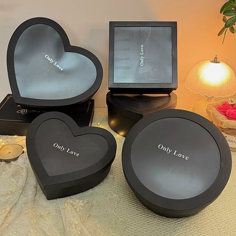 Valentine's Day Gift Round Fruit Packaging Box Large Square Transparent Flower Gift Box Plastic Heart-Shaped Box