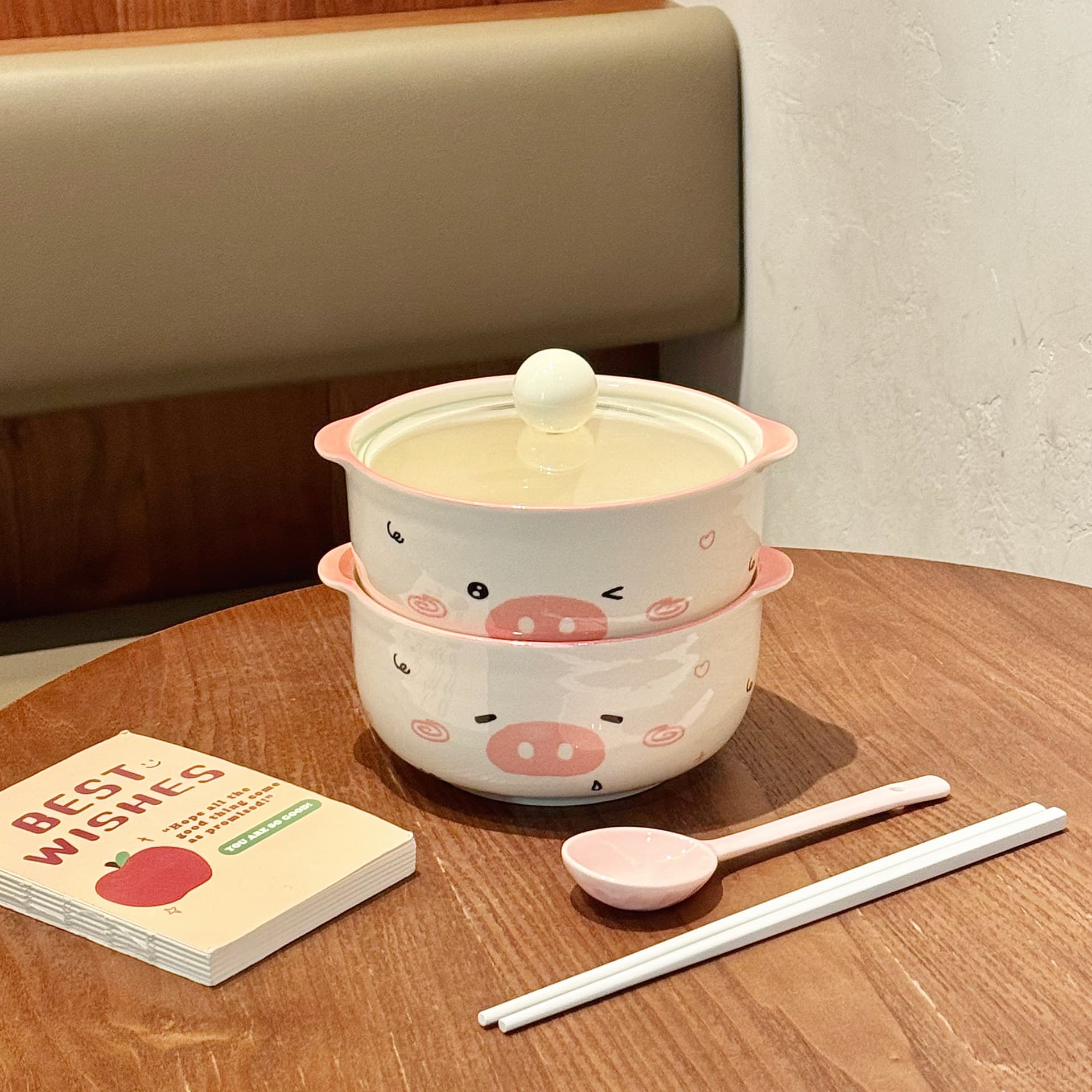 Pink Piggy Instant Noodle Bowl for Home and Commercial Use, Creative Ceramic Tableware, Cute Cartoon with Lid, Double Handles, Soup Spoon, and Chopsticks