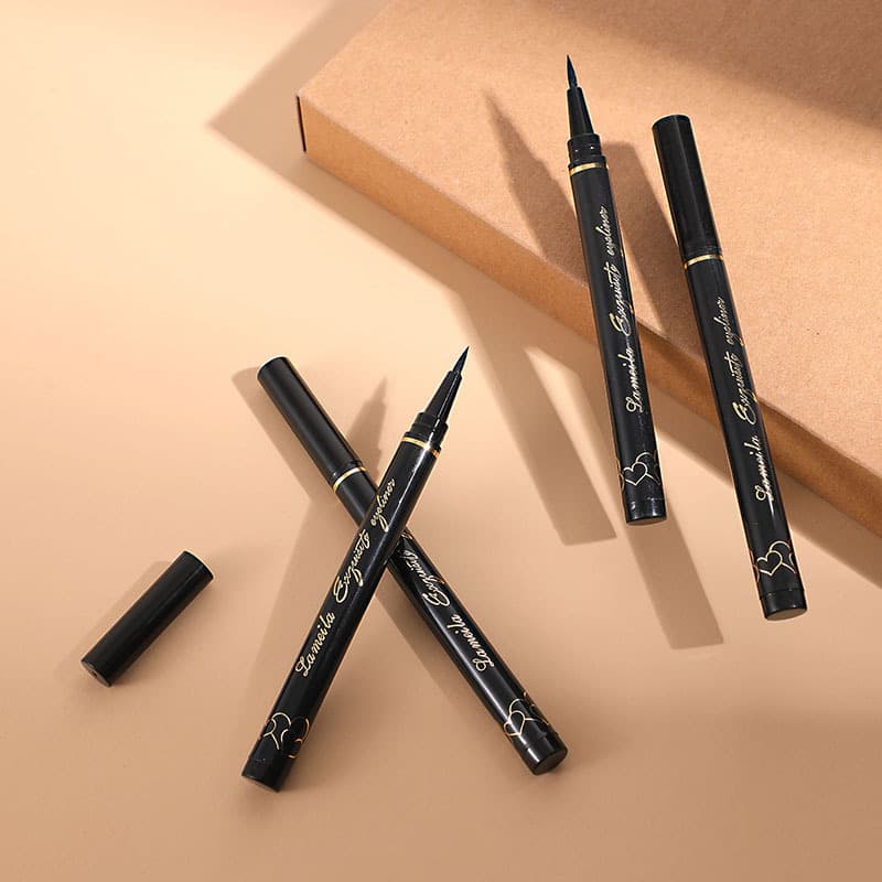 Black Eyeliner Pen Natural Look Easy to Apply Sweat-Proof Long-Lasting Smudge-Proof Natural Eyeliner