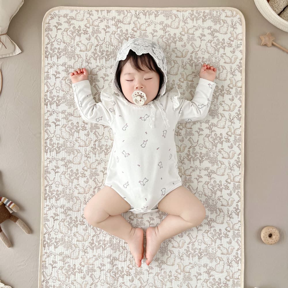 Diaper pad newborn baby wrinkled cotton gauze waterproof non-slip breathable children's washable pad anti-wetting bed changing pad