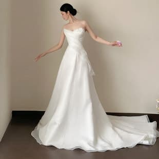 French Light Wedding Dress 2026 New Style High-End Strapless Forest Minimalist Elegant Wedding Dress with Train White Dress