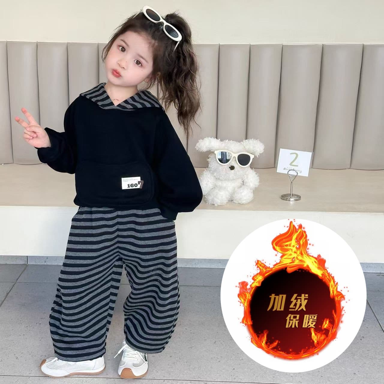 Children's and middle-aged children's velvet suit 2025 new style girls striped sweatshirt hooded two-piece autumn and winter clothing handsome and trendy