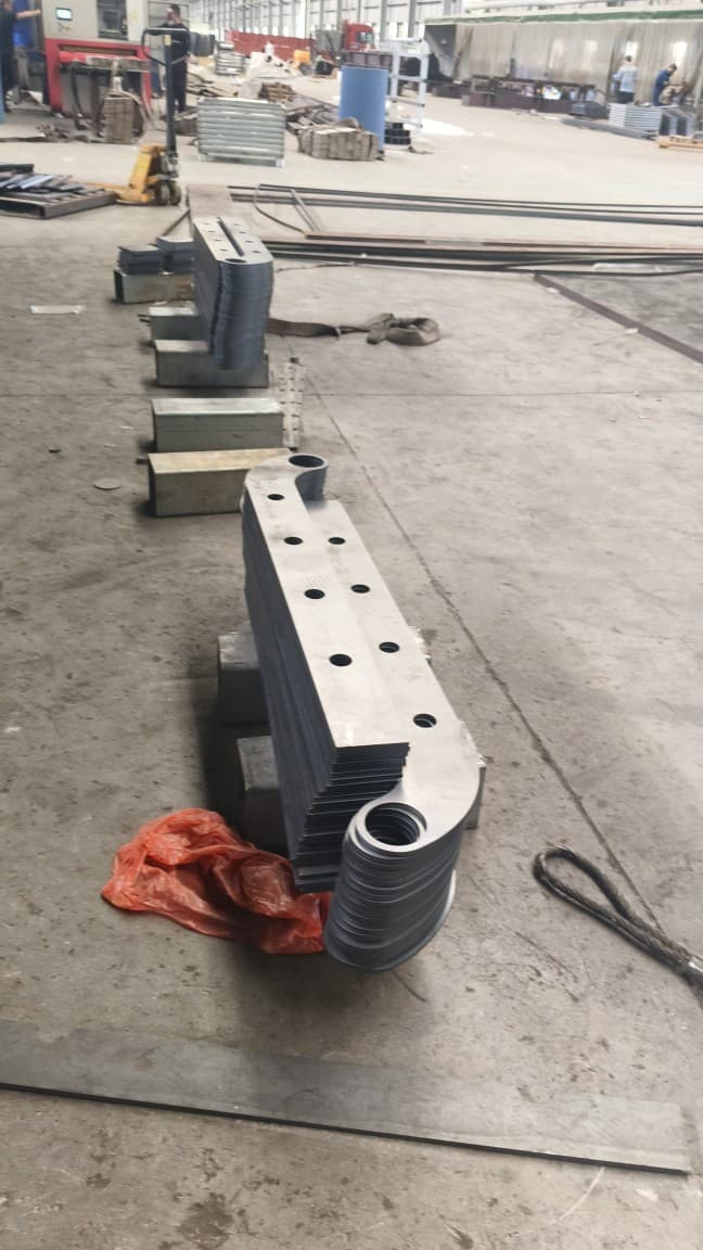 Factory direct supply of bridge railing posts, stainless steel posts, anti-collision posts, and aluminum alloy overpass railing posts.