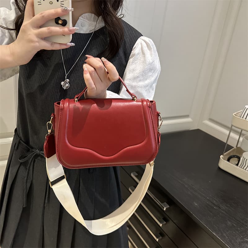 Cross-border new women's bag saddle bag fashionable simple high-end women's shoulder bag versatile wide shoulder strap crossbody bag