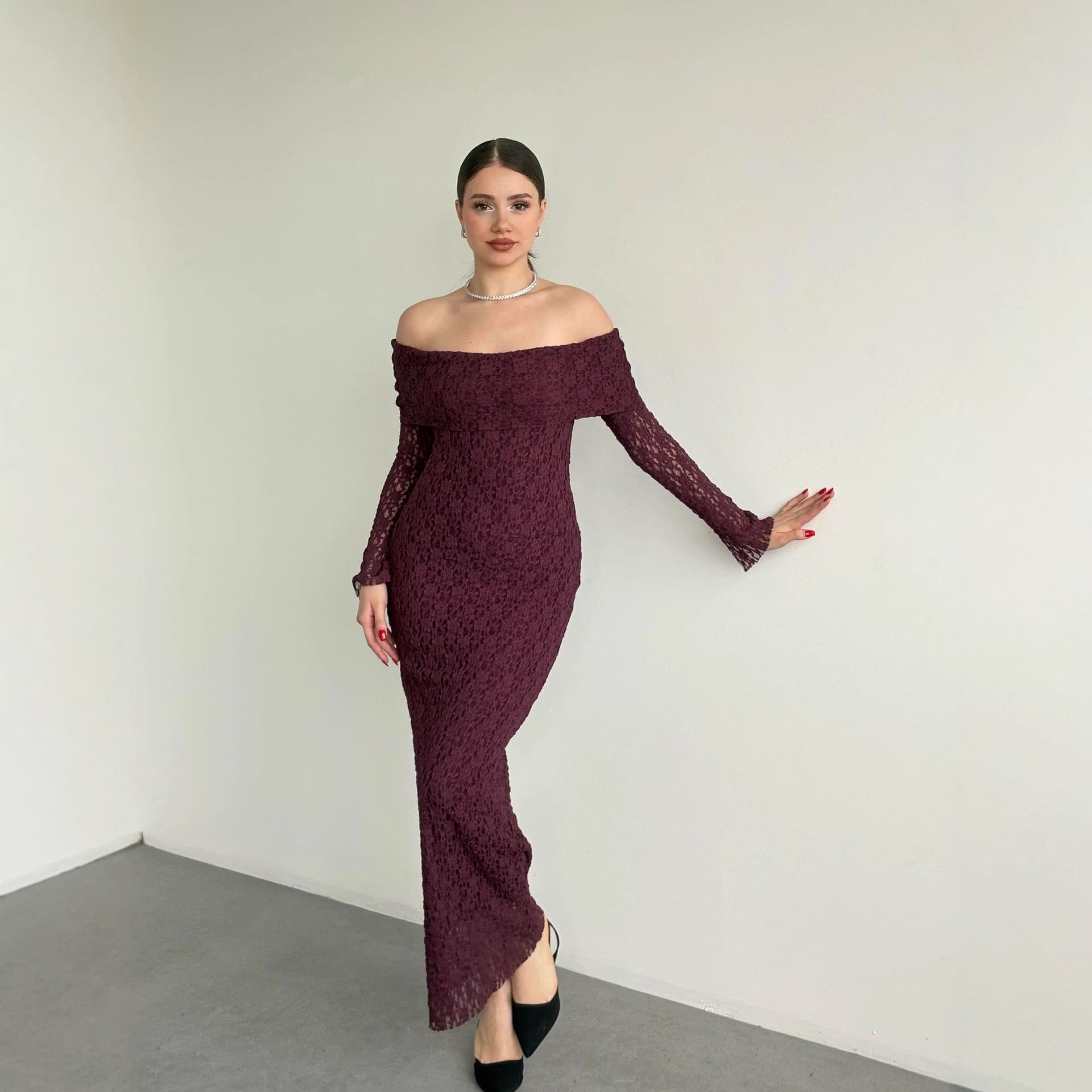 European and American Cross-border Women's 2025 Fall INS New Lace Off-Shoulder Long Sleeve Mid-Length Slim Fit Dress