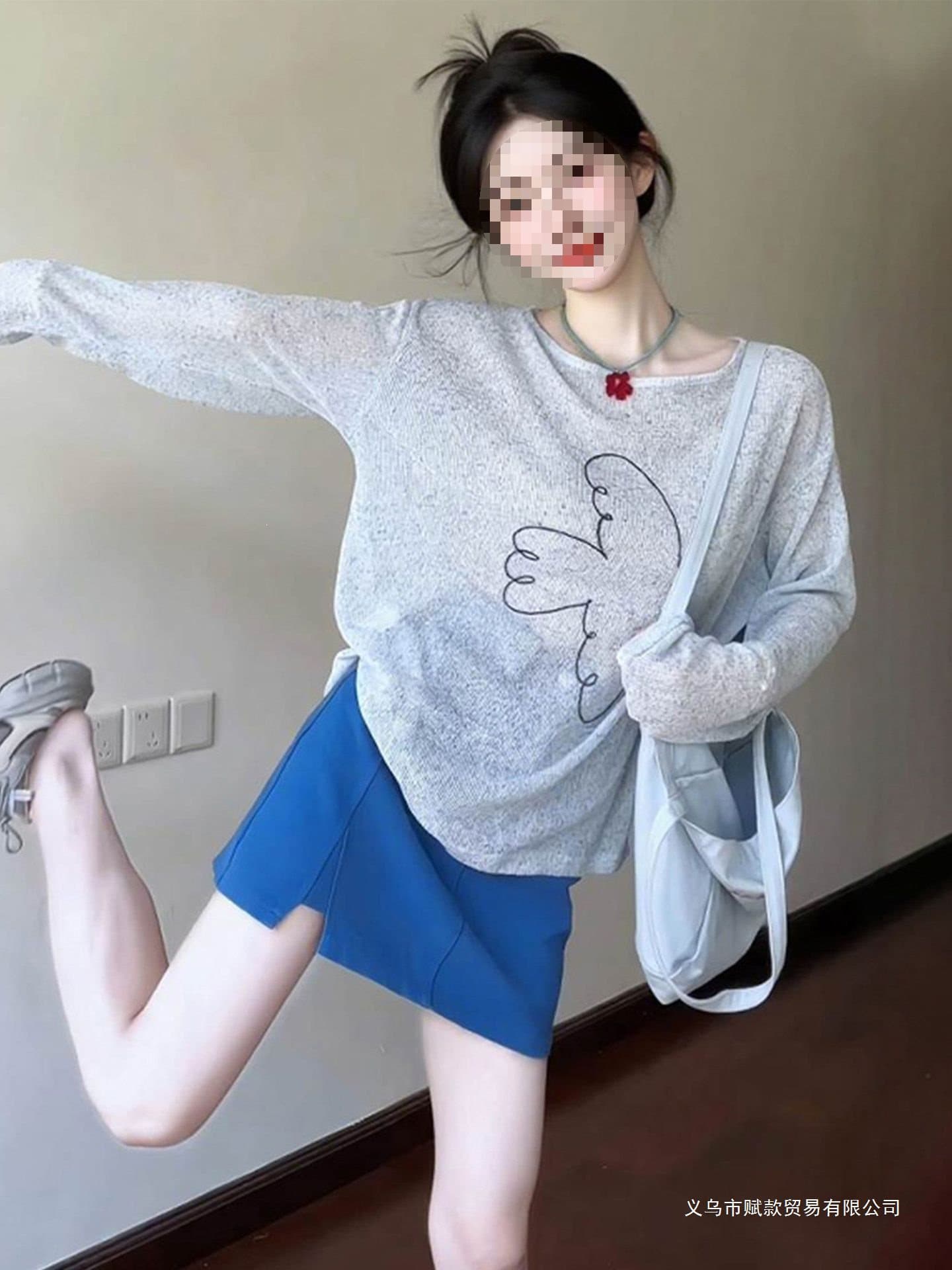 Summer's most beautiful and good-looking suit for women to reduce age and make taller taller with sun protection blouse, top and skirt two-piece set