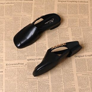 Versatile Square-Toe Mule Sandals for Women 2025 New Summer Closed-Toe Flat Slip-On Casual Slippers