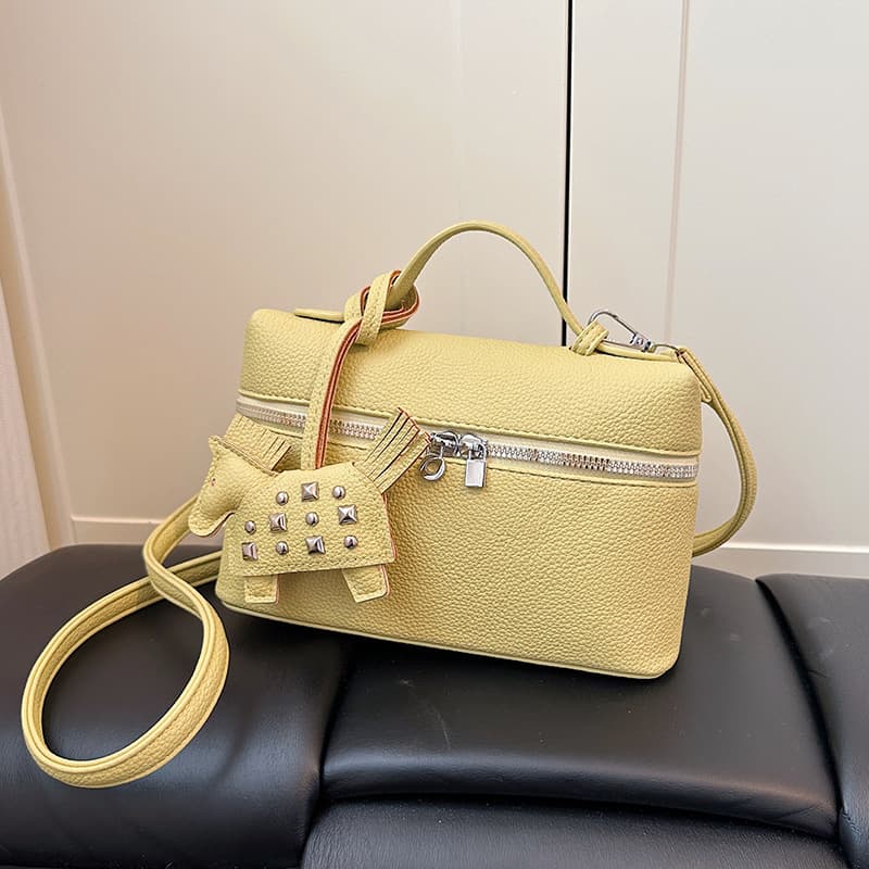 2026 New Fashion Niche Small Square Bag Women's High-end Korean Versatile Shoulder Crossbody Bag Work Commuting Bag