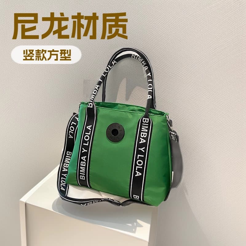 Tote Bag Women's 2025 Nylon Commuter Bag College Student Shoulder Bag Crossbody Handheld Street Trendy Lightweight