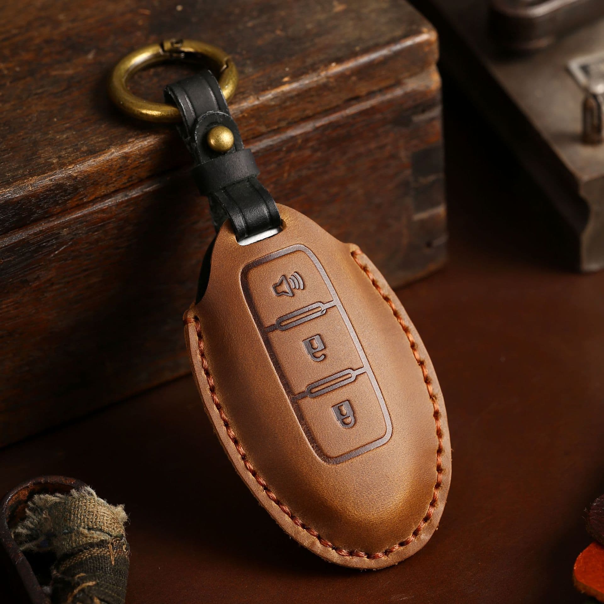 Hallmo Key Cover Compatible with Nissan Keys Qashqai Livina New Sunny Mad Horse Leather Car Key Case Suitable for All Nissan Models