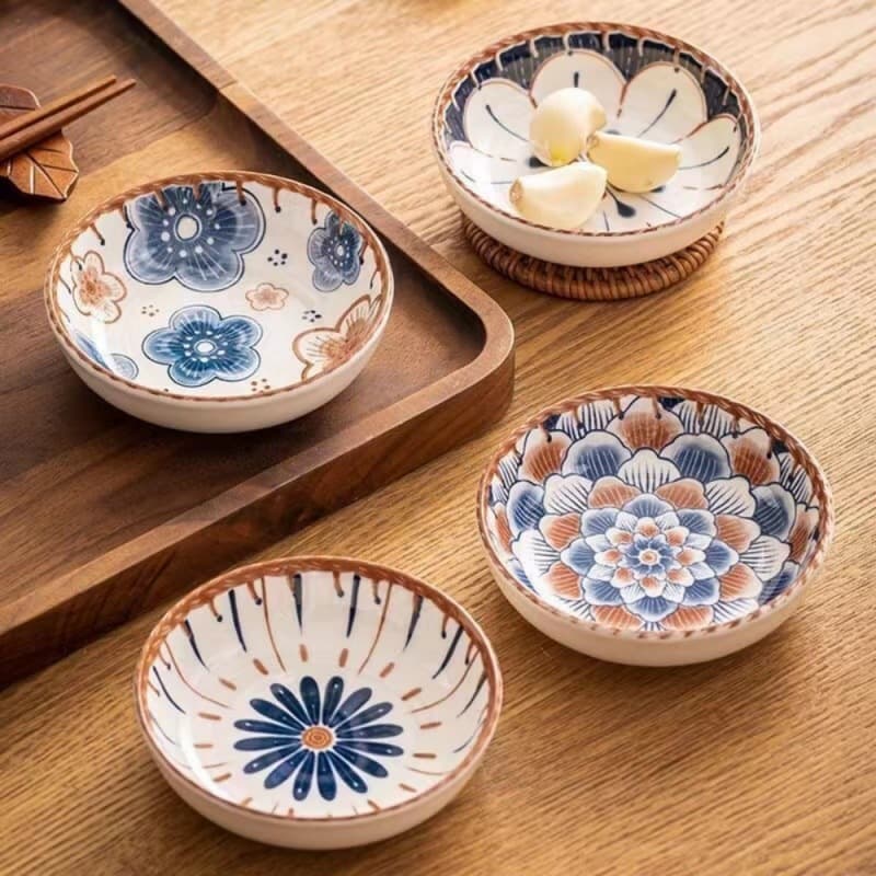Viral new round Japanese ceramic dish tableware, household soy sauce seasoning dish, dipping sauce dish, snack condiment plate