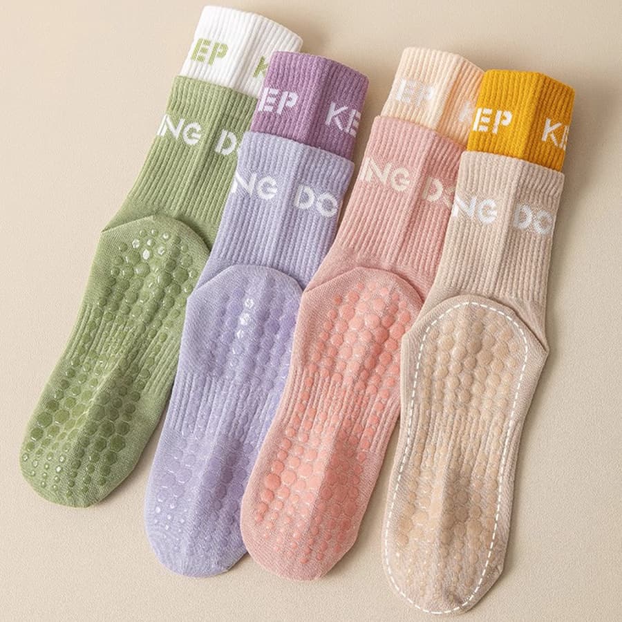High-elastic sports aerobics yoga socks, anti-slip mid-calf fitness sweat-absorbing Pilates socks, breathable wrapping yoga socks for women