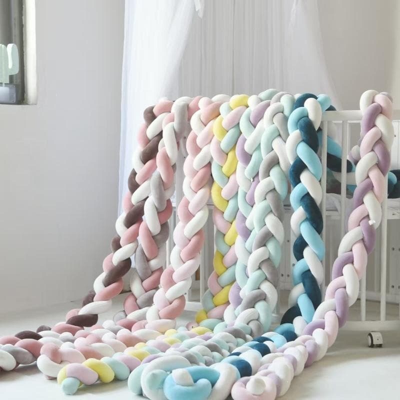 N 41728 Knot Ball Knitted Crib Rail