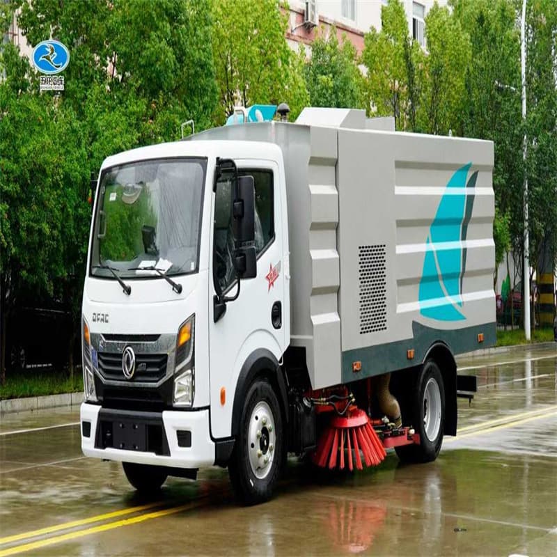Dongfeng pure electric sweeper truck, multi-functional high-pressure road cleaning sweeper, dry and wet dual-purpose sanitation sweeper truck.