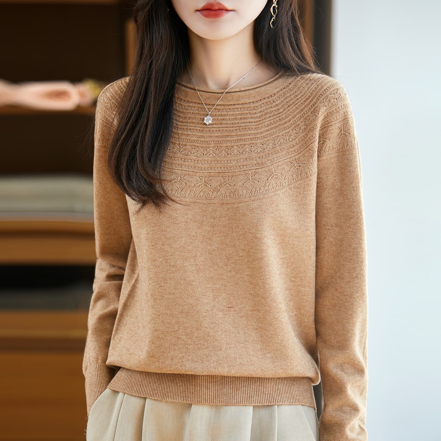 High-End Ready-To-Wear Rolled-Edge Hollow-Out Knit Sweater, Round-Neck Base Shirt, Breathable Slim-Fit Designer Top, Wholesale Distribution