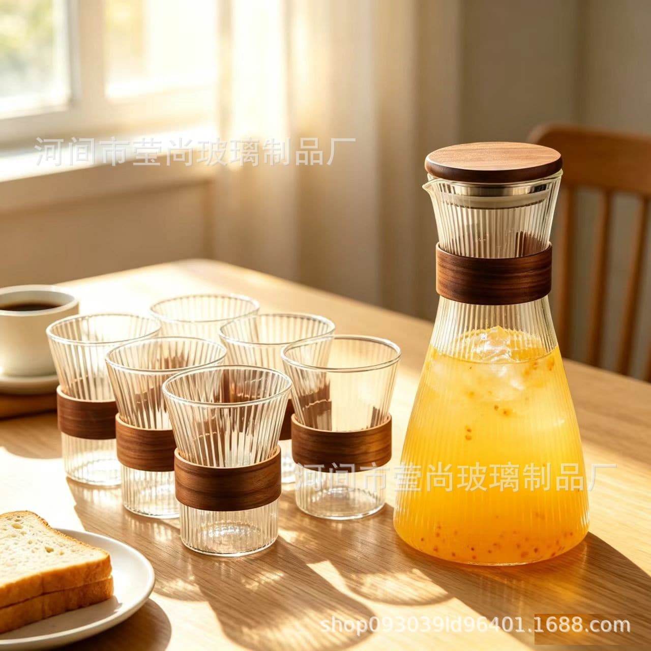 Large Capacity Juice Pitcher Household Cold Water Pitcher Vertical Stripe Glass Coffee Pot Chinese Style Milk Jug Wooden Handle Waist-Cinched Cold Water Kettle