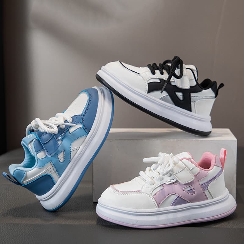 Children's Sports Shoes Boys Skate Shoes 2026 New Soft Leather Upper Girls Student Edition Versatile Boys Casual Shoes