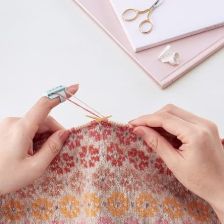 Yarn guide, plastic finger cot, knitting DIY sweater knitting finger guide, yarn weaving tool