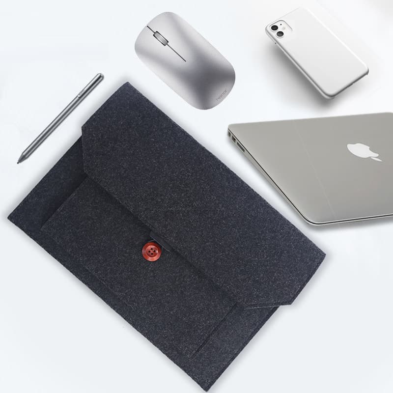 Large stock of felt tablet cases, iPad and laptop sleeves with logos available for dropshipping.