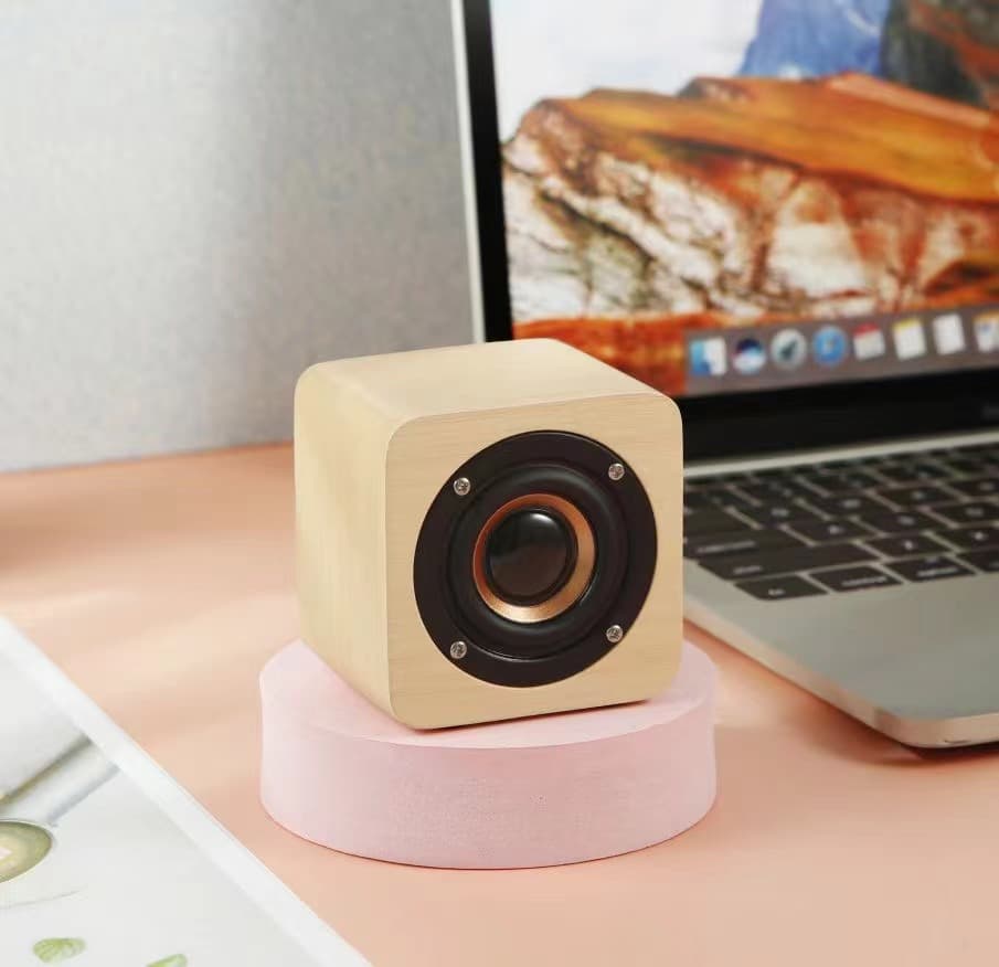 Q10 wooden Bluetooth speaker square audio wireless desktop home mini new foreign trade retro creative gift