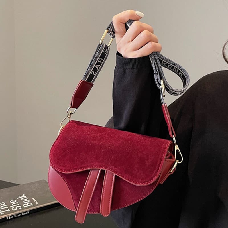 Women's Bags, Niche Bags, New Trendy Frosted Retro Women's Bags, Fashionable Saddle Shoulder Bags, Women's Casual Winter